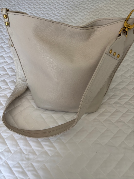 HOBO Handbags - Hobo Brand Flare Bucket Bag. Cream Leather. Pebbled. Shoulder Bag